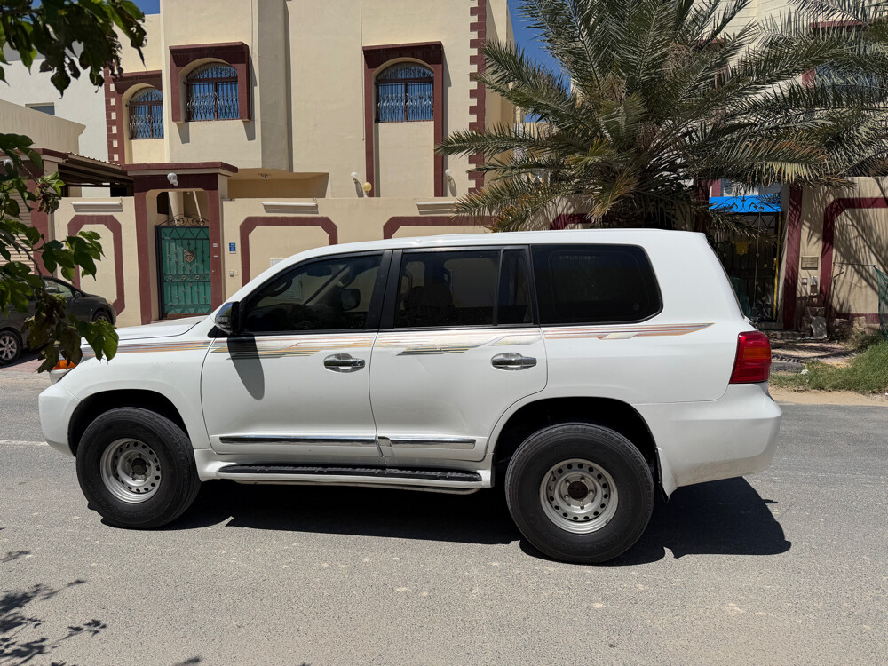 gxr2013 v8 — photo 7 for sale in Qatar