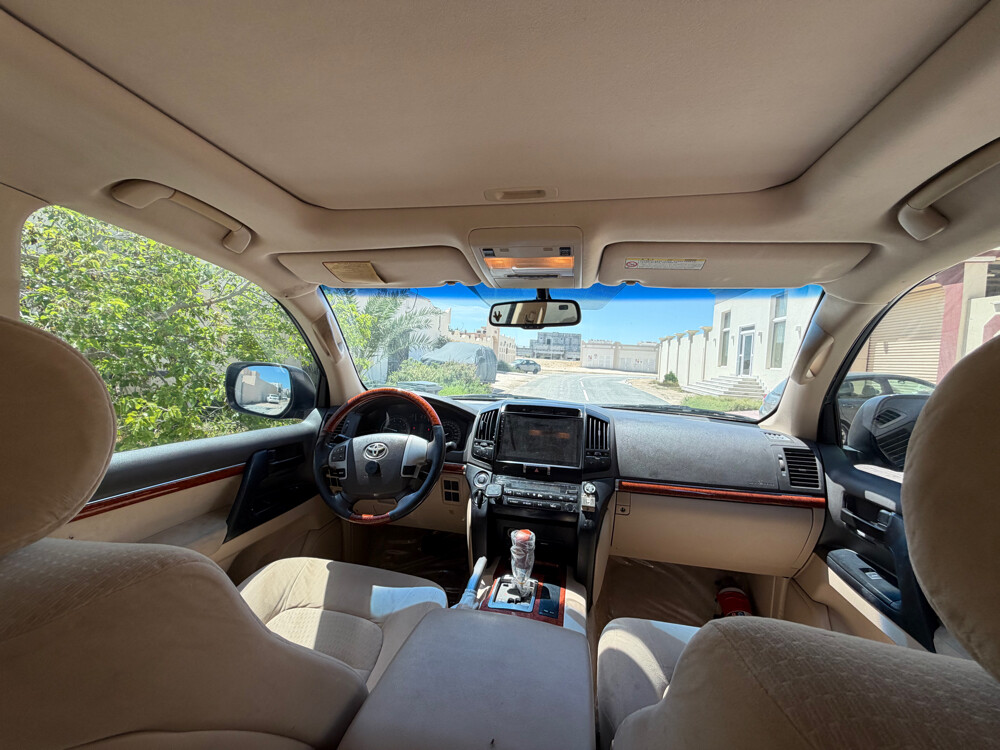 gxr2013 v8 — photo 8 for sale in Qatar