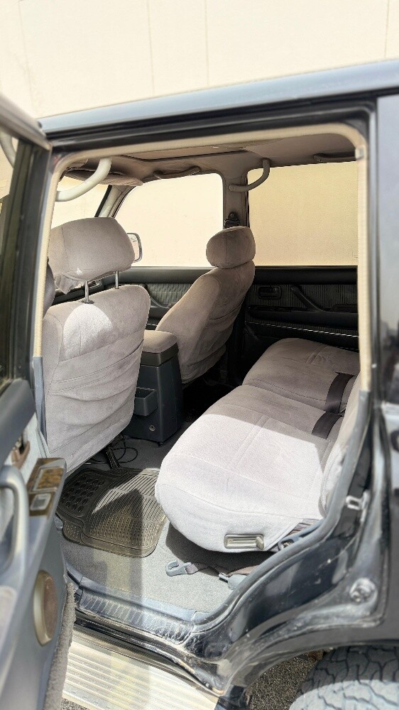 1993 Land Cruiser Manual for Sale — photo 9 for sale in Qatar