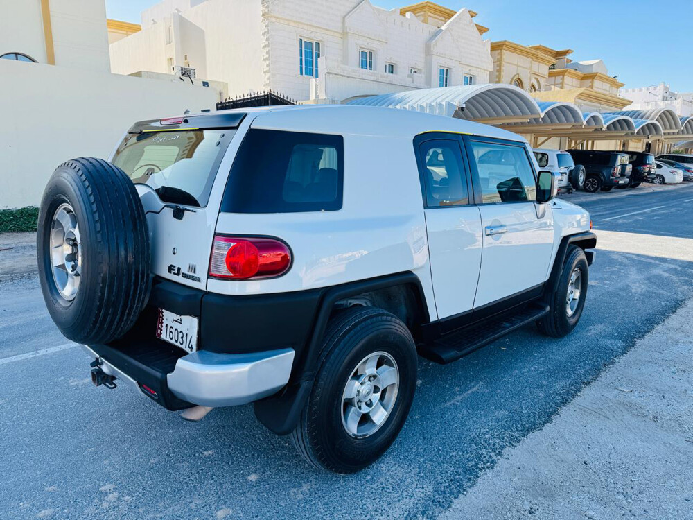 FJ Cruiser 2009 — photo 14 for sale in Qatar