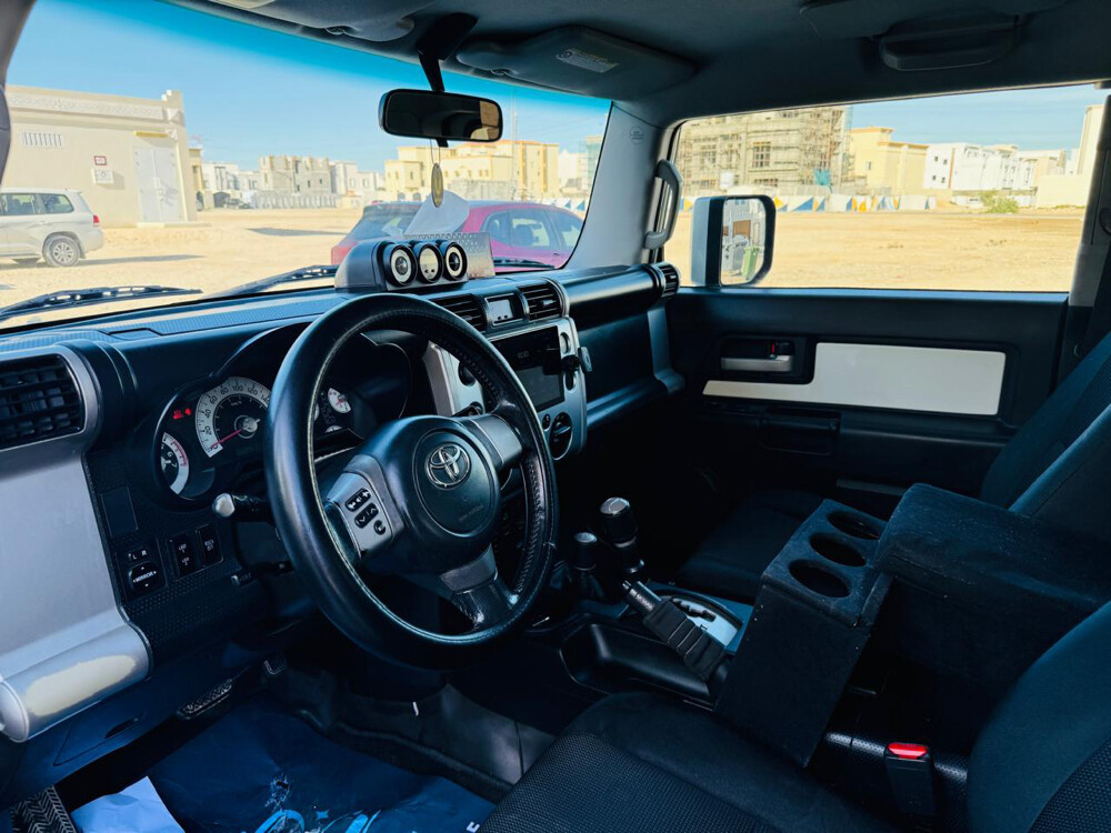 FJ Cruiser 2009 — photo 4 for sale in Qatar