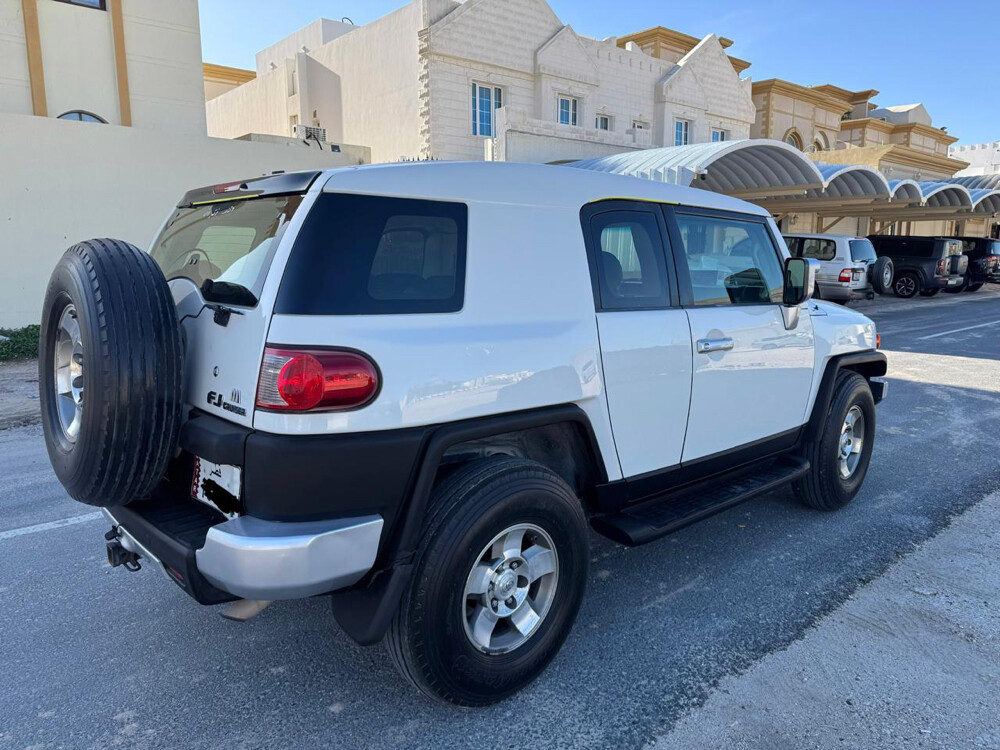FJ Cruiser 2009 — photo 10 for sale in Qatar