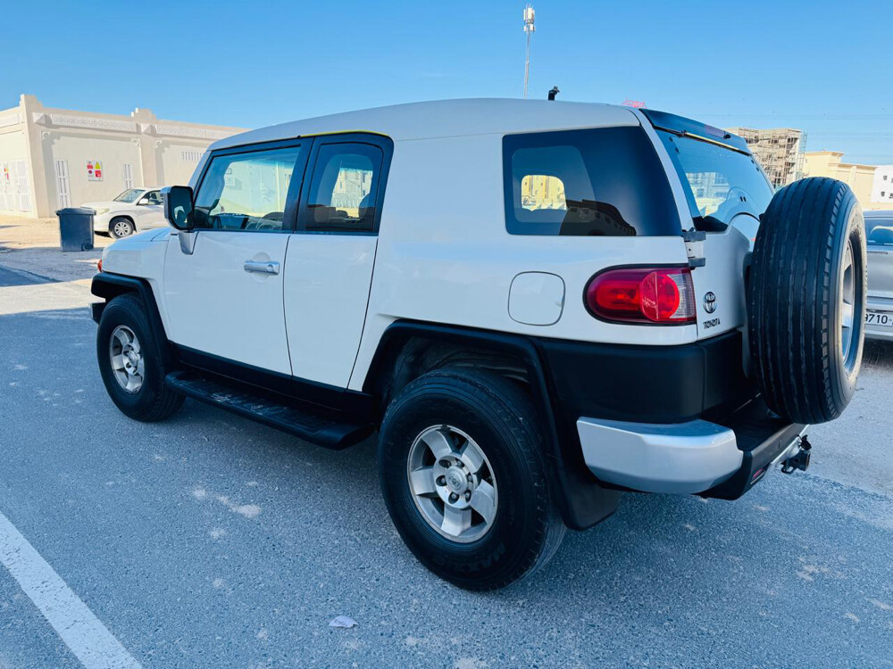 FJ Cruiser 2009 — photo 12 for sale in Qatar