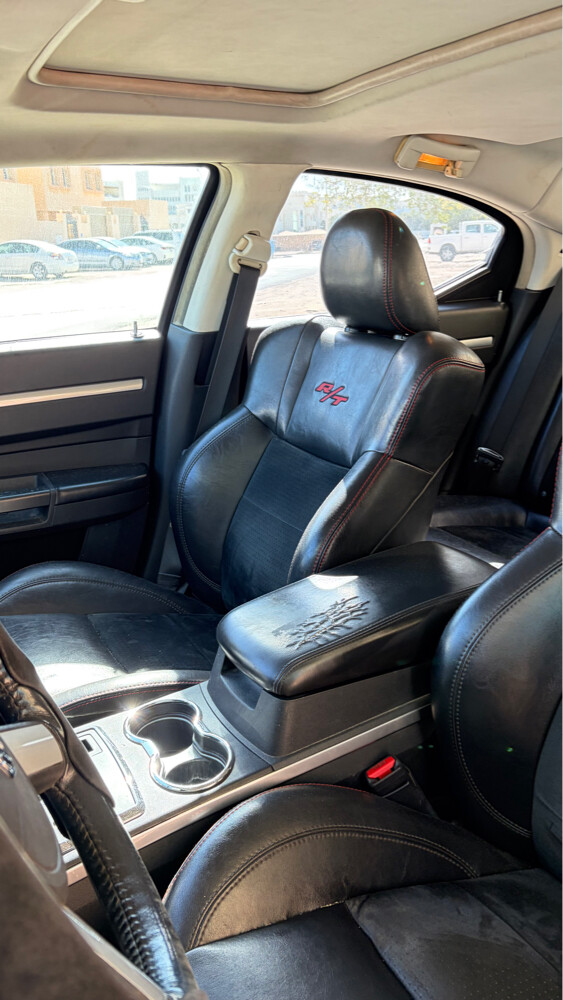 Dodge charger v8 5.7 Hemi 2010 — photo 10 for sale in Qatar
