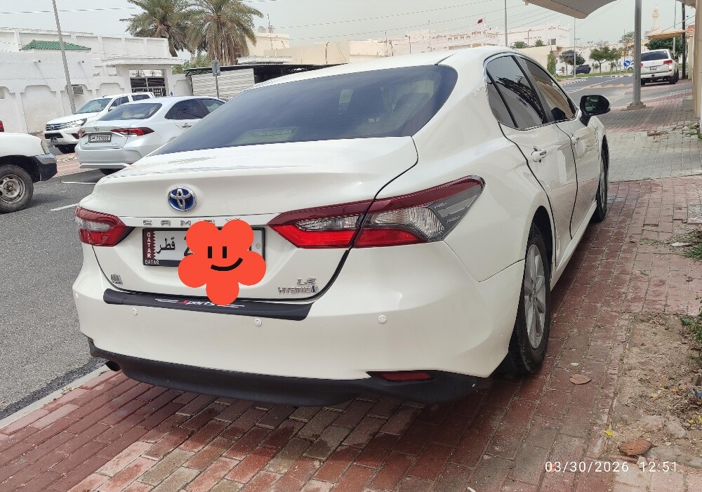 TOYOTA CAMRY HYBRID 2022 — photo 3 for sale in Qatar