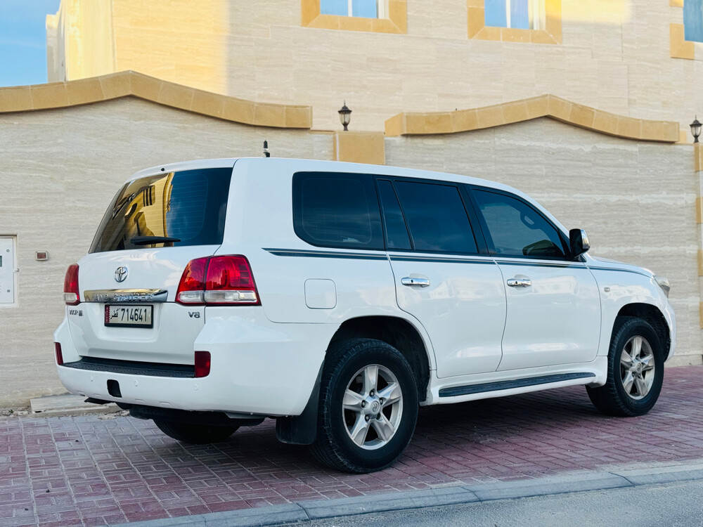 Land Cruiser VXR 2010 — photo 3 for sale in Qatar