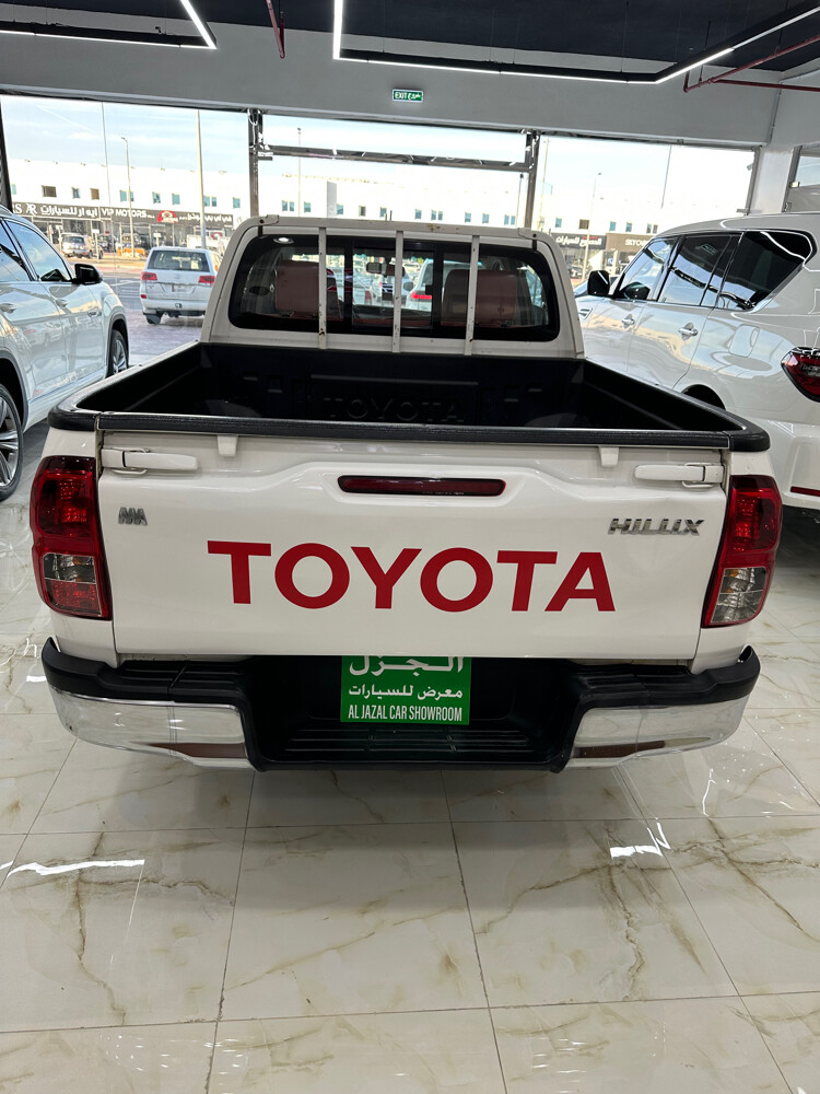 Hilux pickup 2016 — photo 5 for sale in Qatar