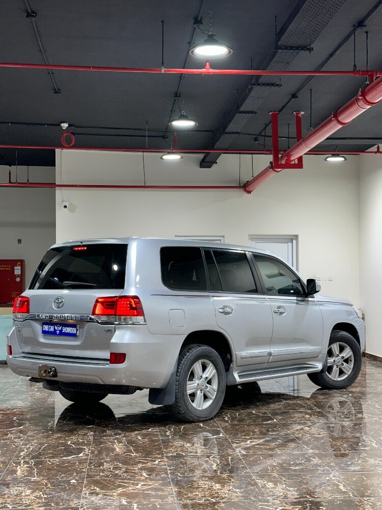 TOYOTA LAND CRUISER GXR 2015 — photo 4 for sale in Qatar