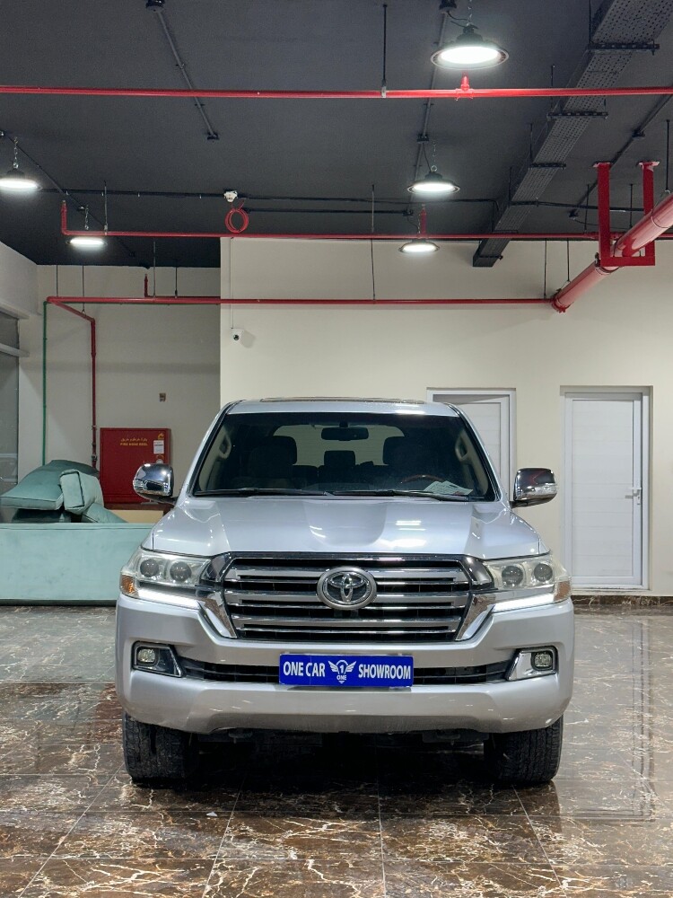 TOYOTA LAND CRUISER GXR 2015 — photo 2 for sale in Qatar