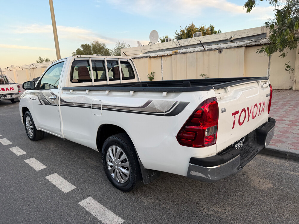 HILUX 2017 — photo 4 for sale in Qatar