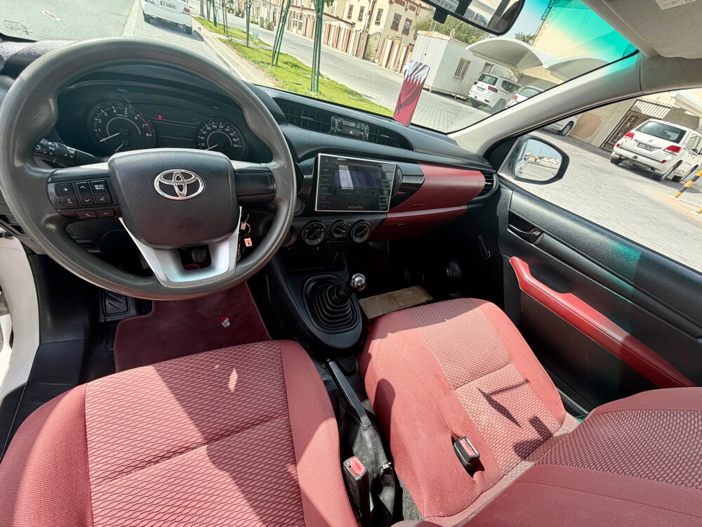 HILUX 2017 — photo 3 for sale in Qatar