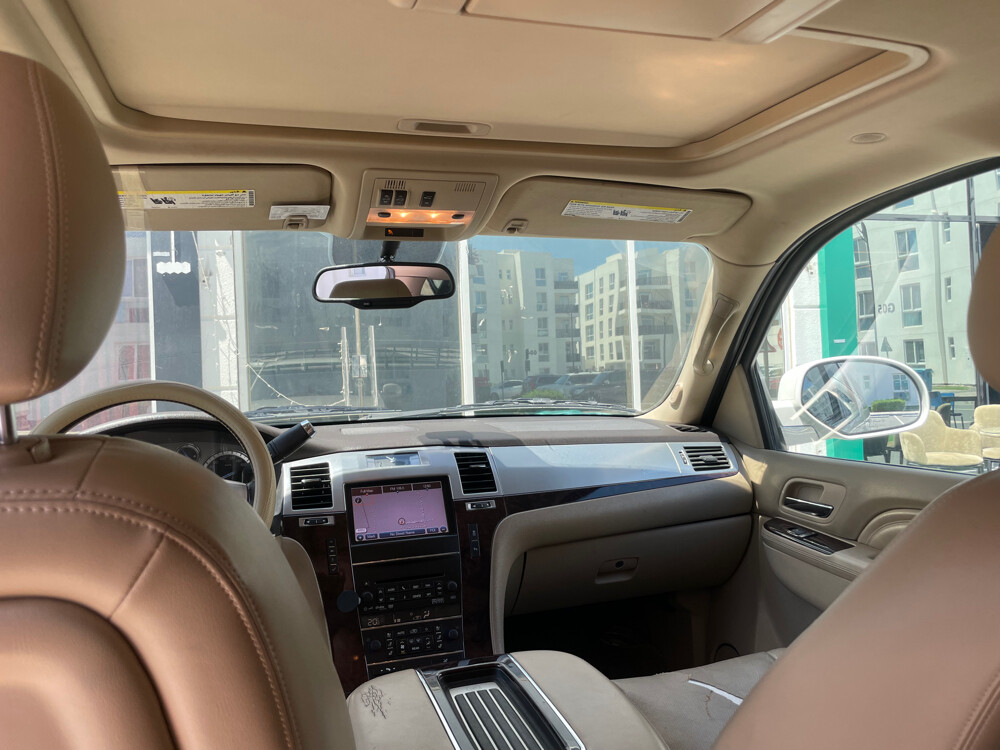 Long escalade Platinum — photo 4 for sale in Qatar