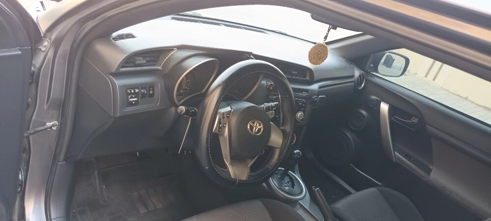 Toyota zelas 2011 urgent2 doors — photo 11 for sale in Qatar