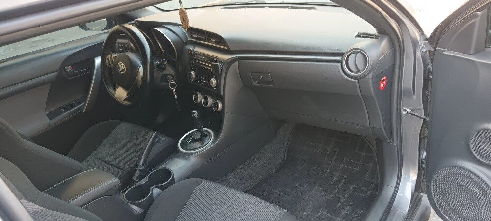 Toyota zelas 2011 urgent2 doors — photo 14 for sale in Qatar