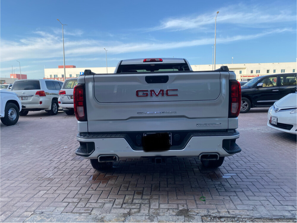 gmc elevation 2022 — photo 6 for sale in Qatar