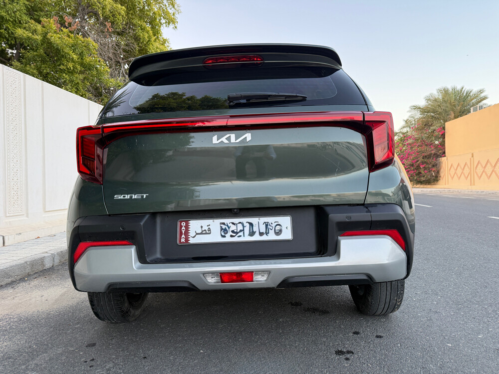 KIASonet 2025 lowmileage like new — photo 2 for sale in Qatar