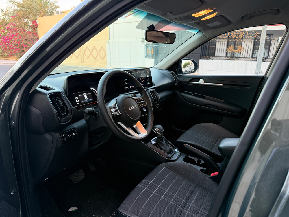 KIASonet 2025 lowmileage like new — photo 12 for sale in Qatar