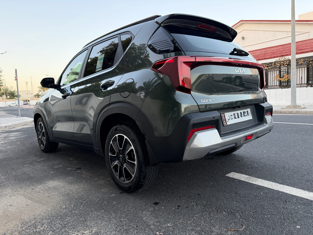 KIASonet 2025 lowmileage like new — photo 7 for sale in Qatar