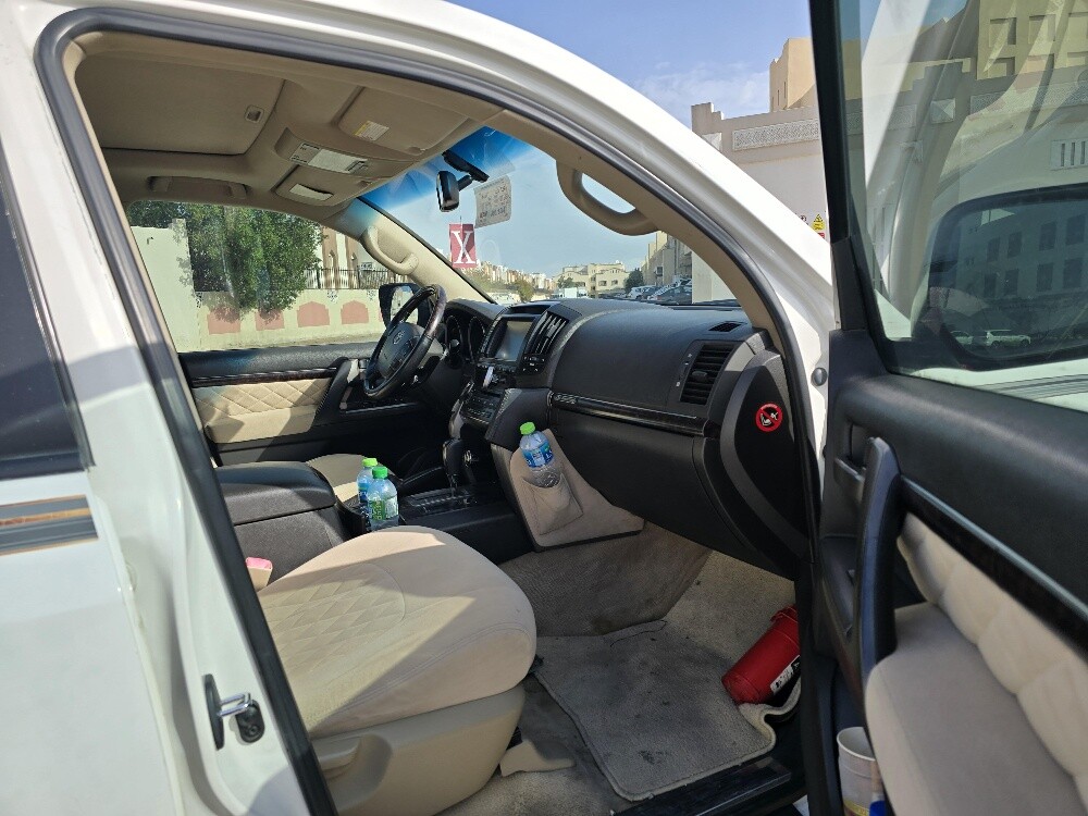 VXR V8 FAMILY USE CAR — photo 4 for sale in Qatar