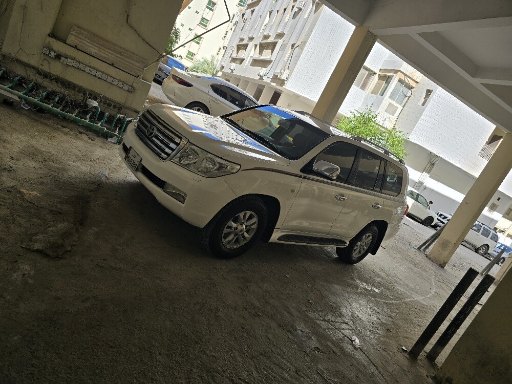 VXR V8 FAMILY USE CAR — photo 1 for sale in Qatar