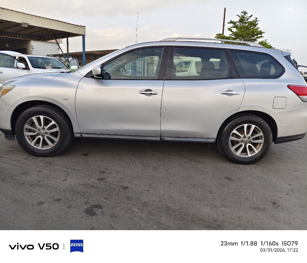 Nissan Pathfinder 2014 f — photo 17 for sale in Qatar