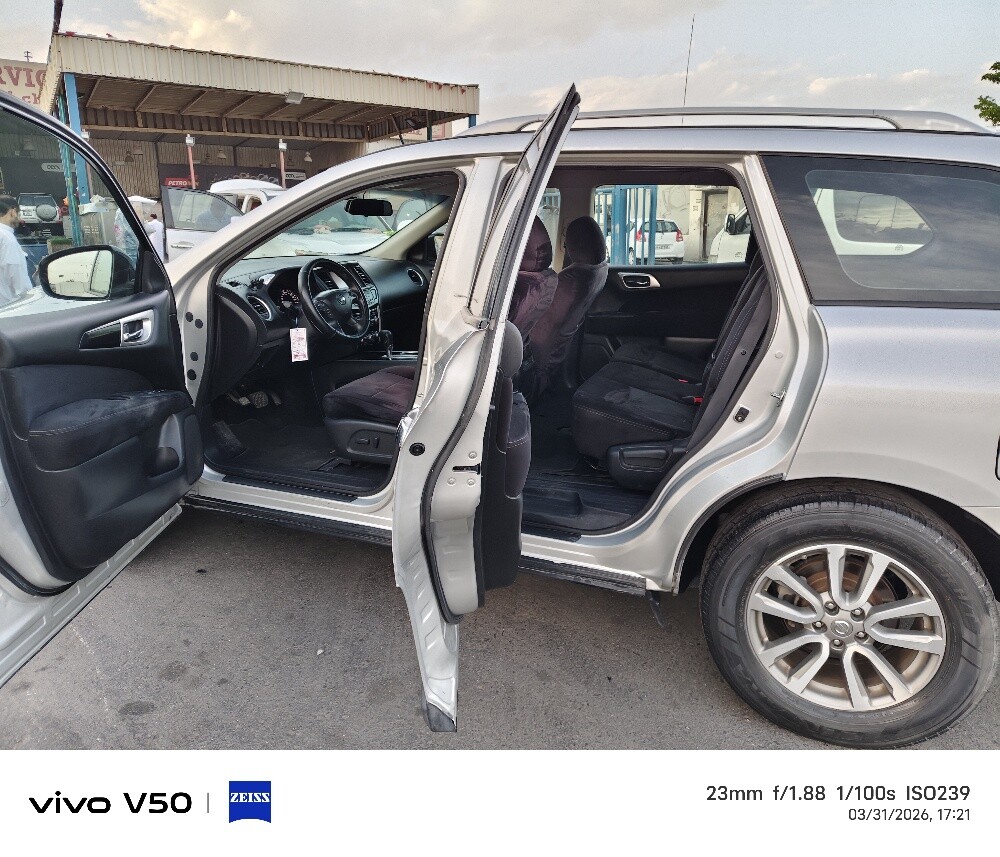 Nissan Pathfinder 2014 f — photo 18 for sale in Qatar