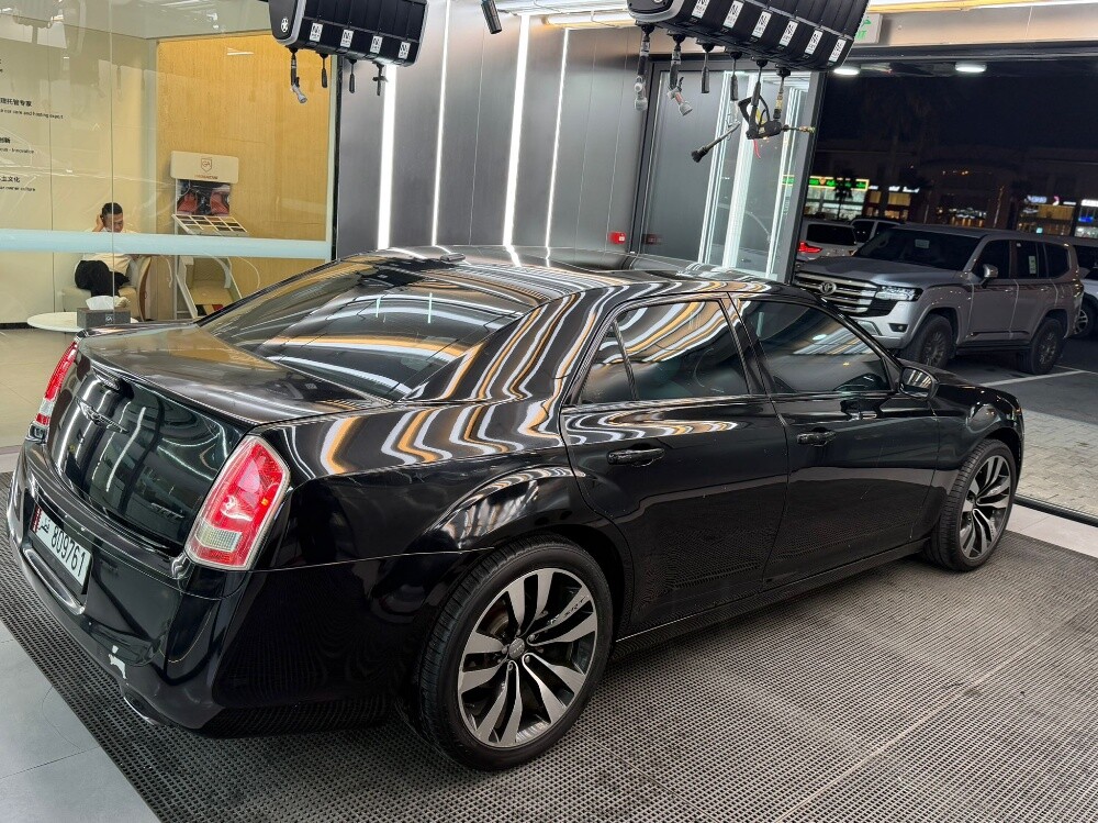 Chrysler 300C for sale — photo 2 for sale in Qatar