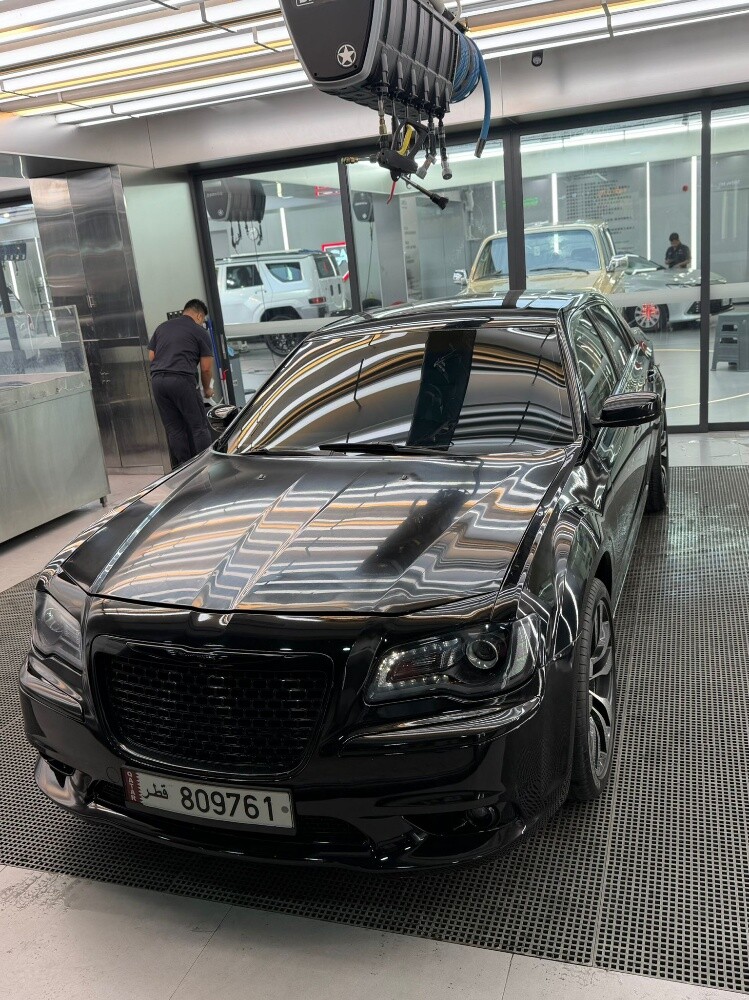 Chrysler 300C for sale — photo 3 for sale in Qatar