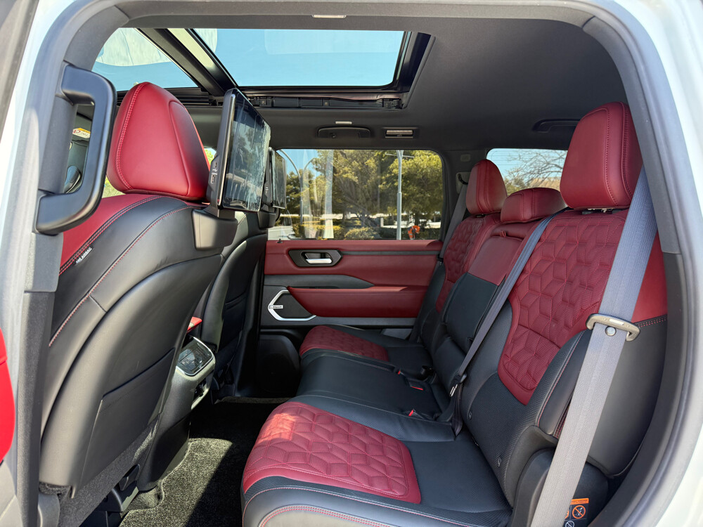 Nissan patrol platinum 2025 — photo 14 for sale in Qatar
