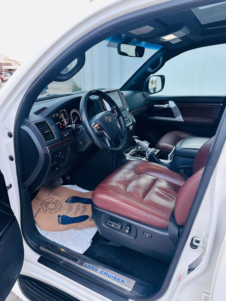 2019 VXR 5.7L Premium Edition V8 — photo 5 for sale in Qatar