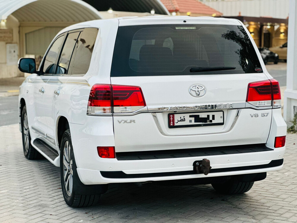2019 VXR 5.7L Premium Edition V8 — photo 6 for sale in Qatar