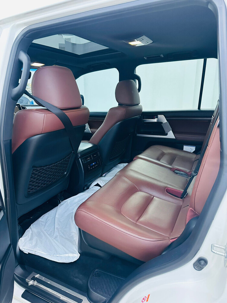 2019 VXR 5.7L Premium Edition V8 — photo 7 for sale in Qatar