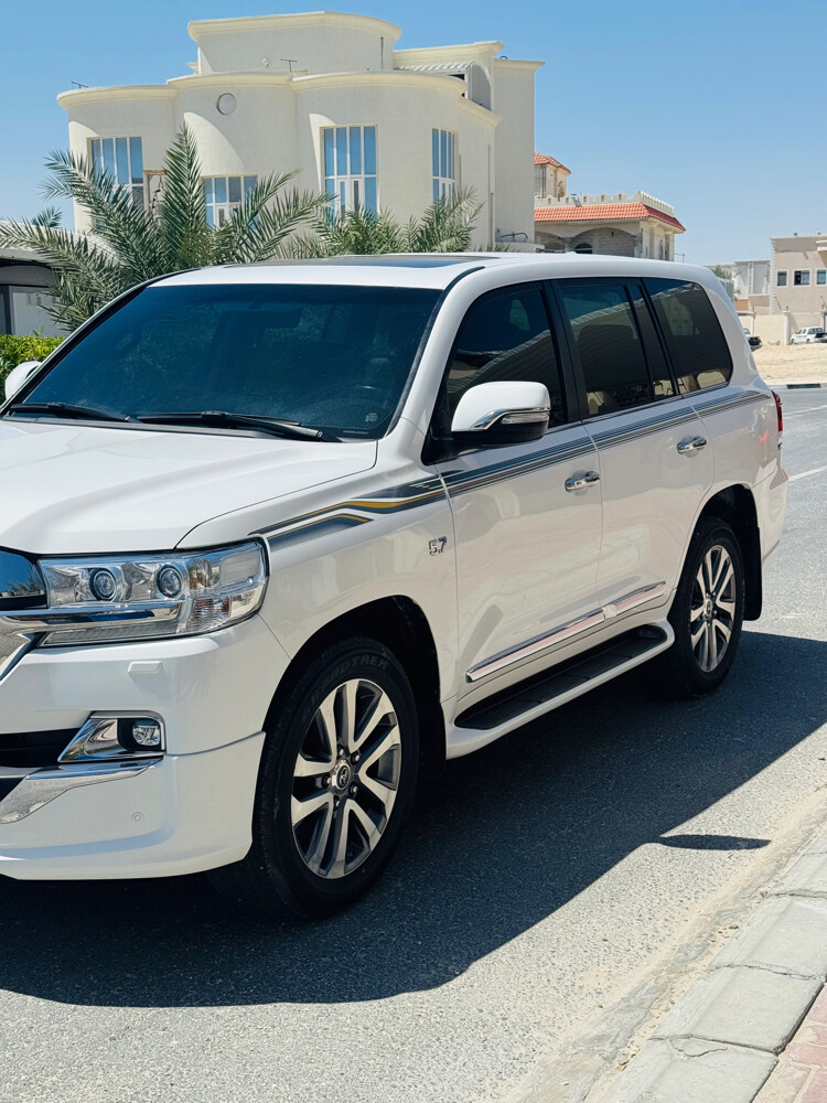VXR 5.7 2019 Original paint — photo 8 for sale in Qatar