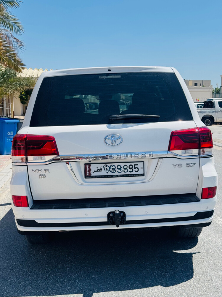 VXR 5.7 2019 Original paint — photo 7 for sale in Qatar