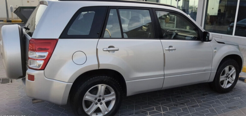 Suzuki Grand Vitara 4x4 — photo 4 for sale in Qatar