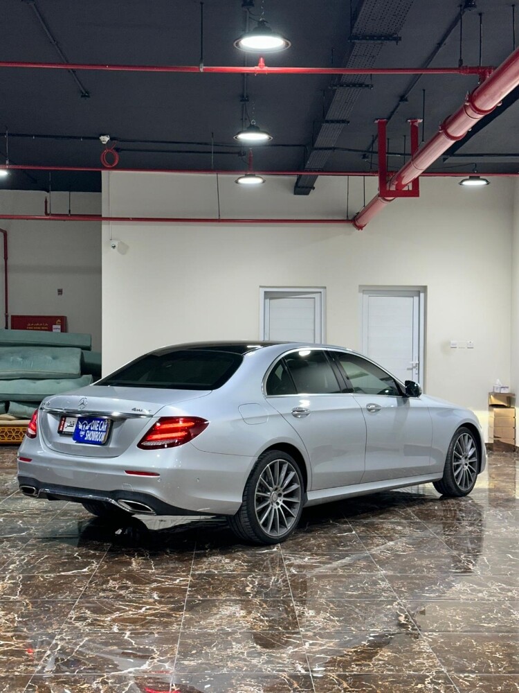 MERCEDES E-CLASS 400 2017 — photo 4 for sale in Qatar