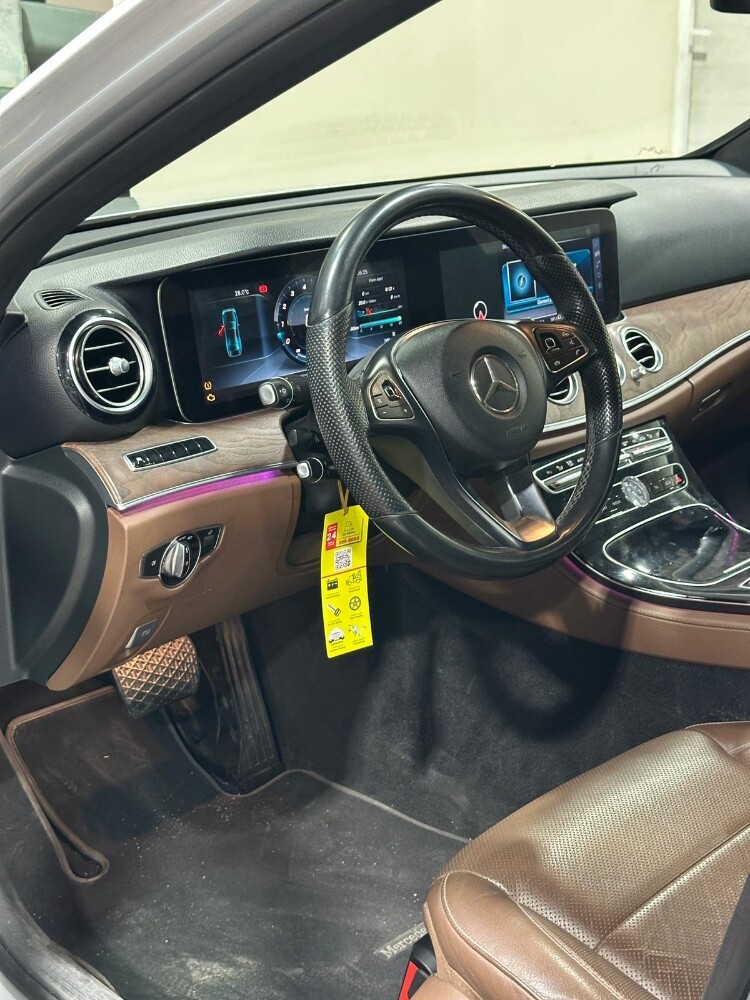 MERCEDES E-CLASS 400 2017 — photo 7 for sale in Qatar