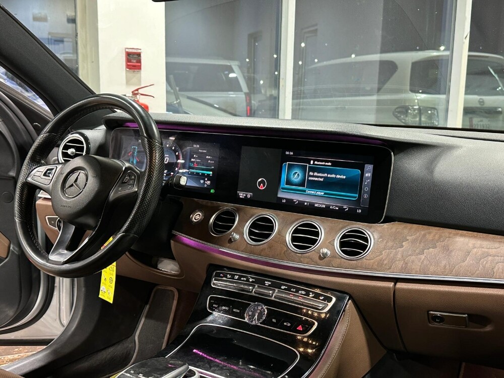 MERCEDES E-CLASS 400 2017 — photo 9 for sale in Qatar
