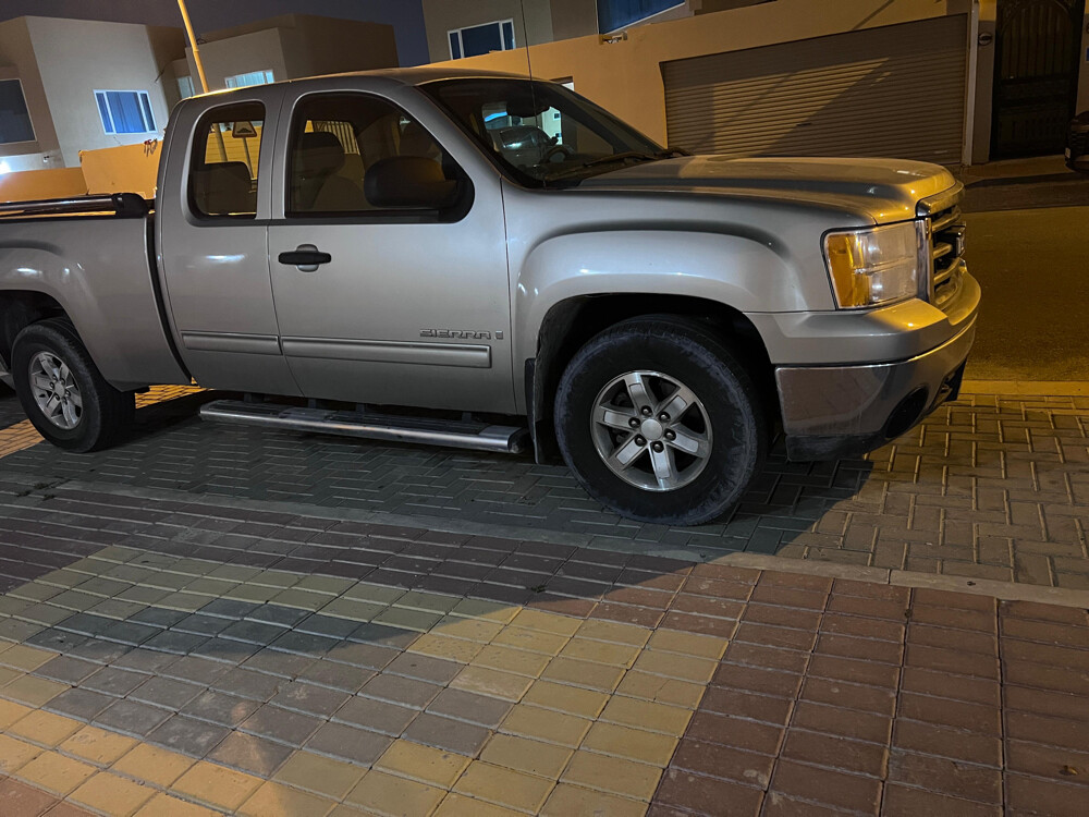 gmc sierra for sale — photo 1 for sale in Qatar