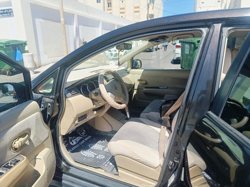 Nissan Tiida Hatchback 2011 — photo 4 for sale in Qatar