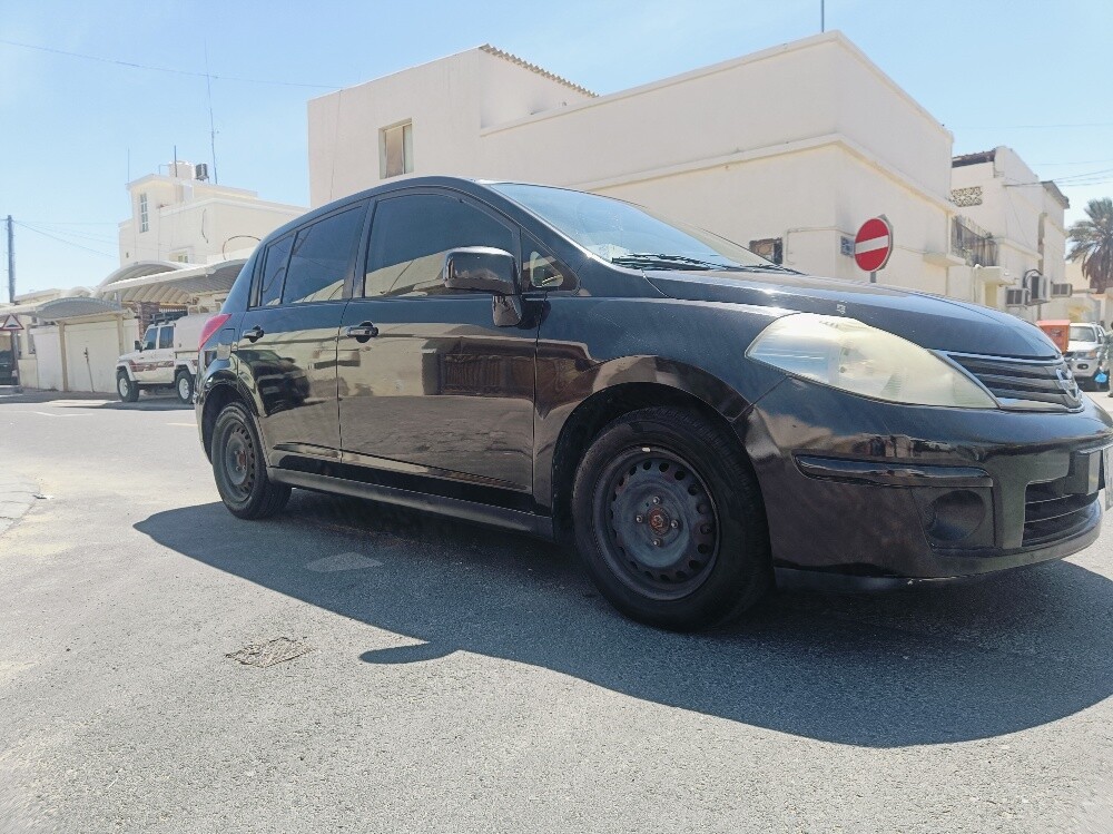 Nissan Tiida Hatchback 2011 — photo 1 for sale in Qatar