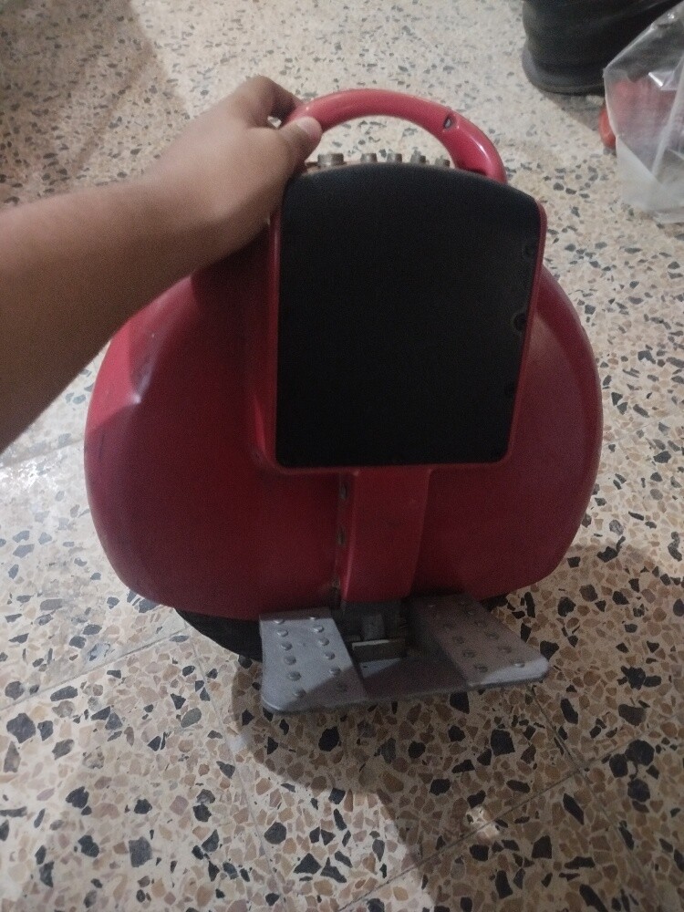 working perfectly but no charger - 3