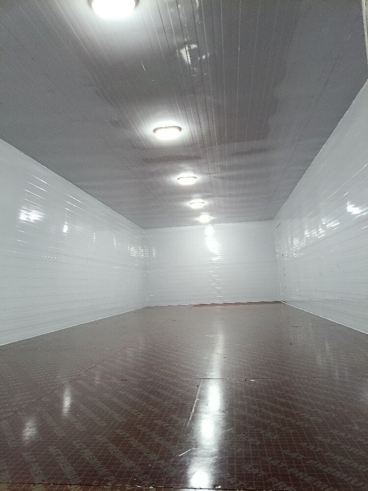 new photo cabin parcel 70408520 - 13