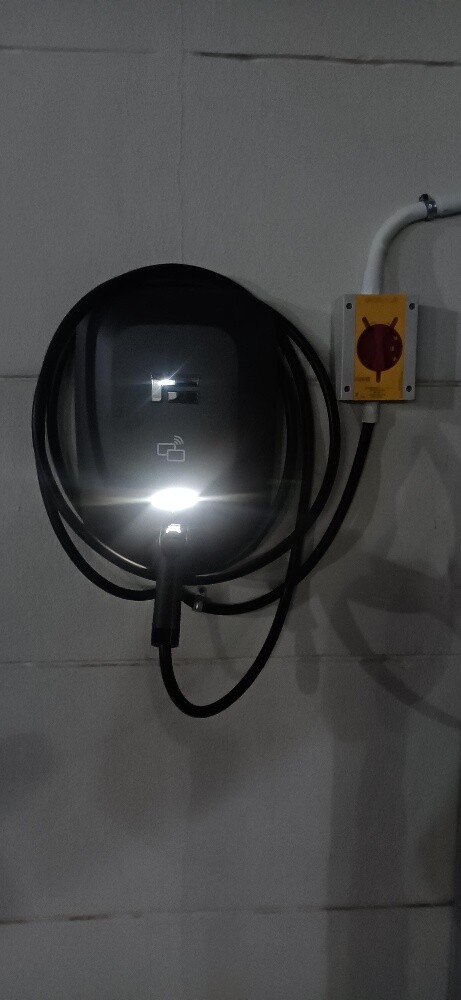 tesla byd rox any charger install - 2
