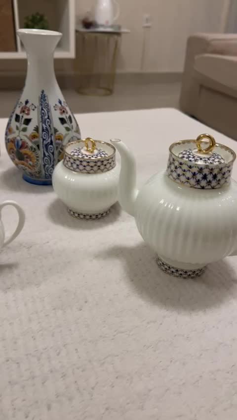 Luxury vases and pots - 17
