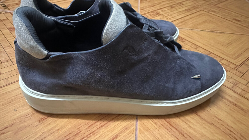 luxury sneakers  - 3