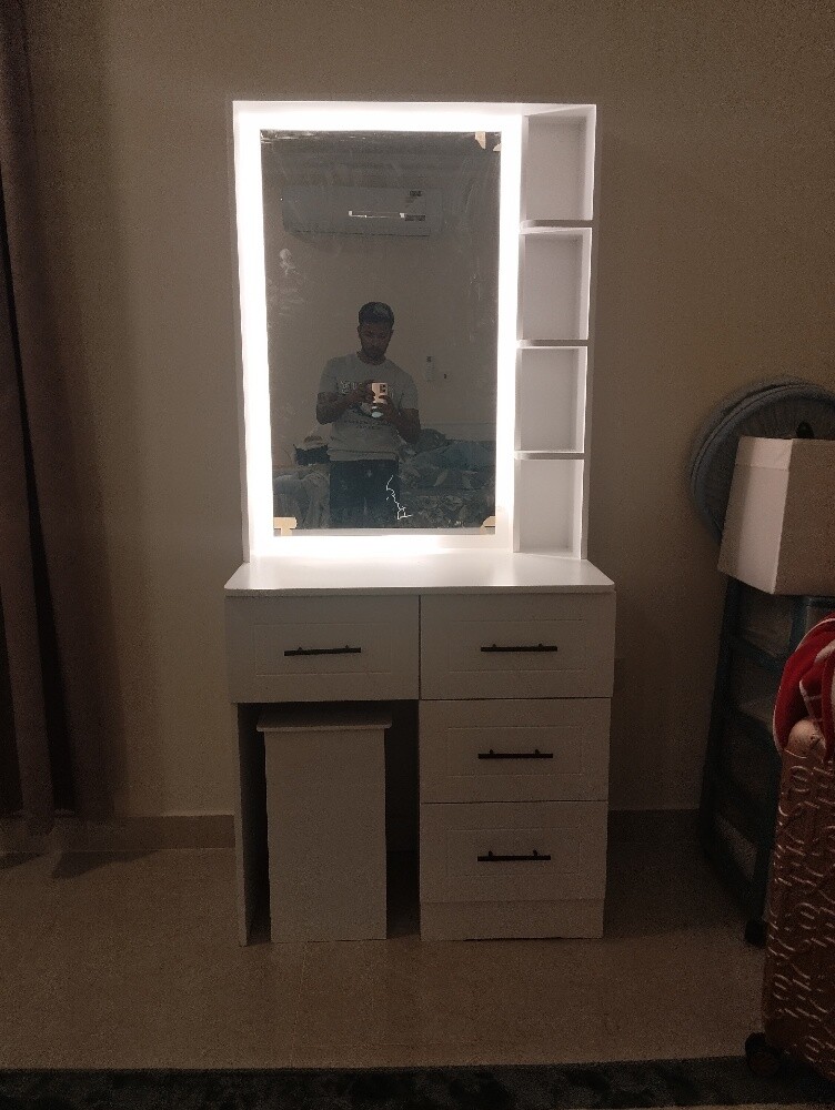 New dressing table with lights - 2