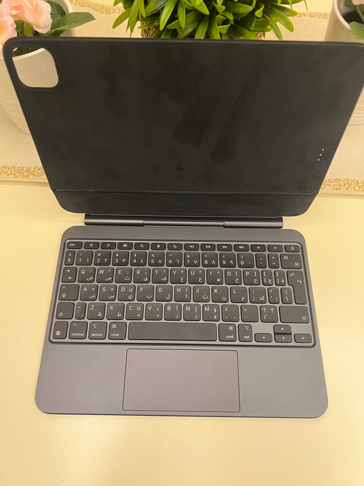 Magic Keyboard 11 pro M4+M5 - 2