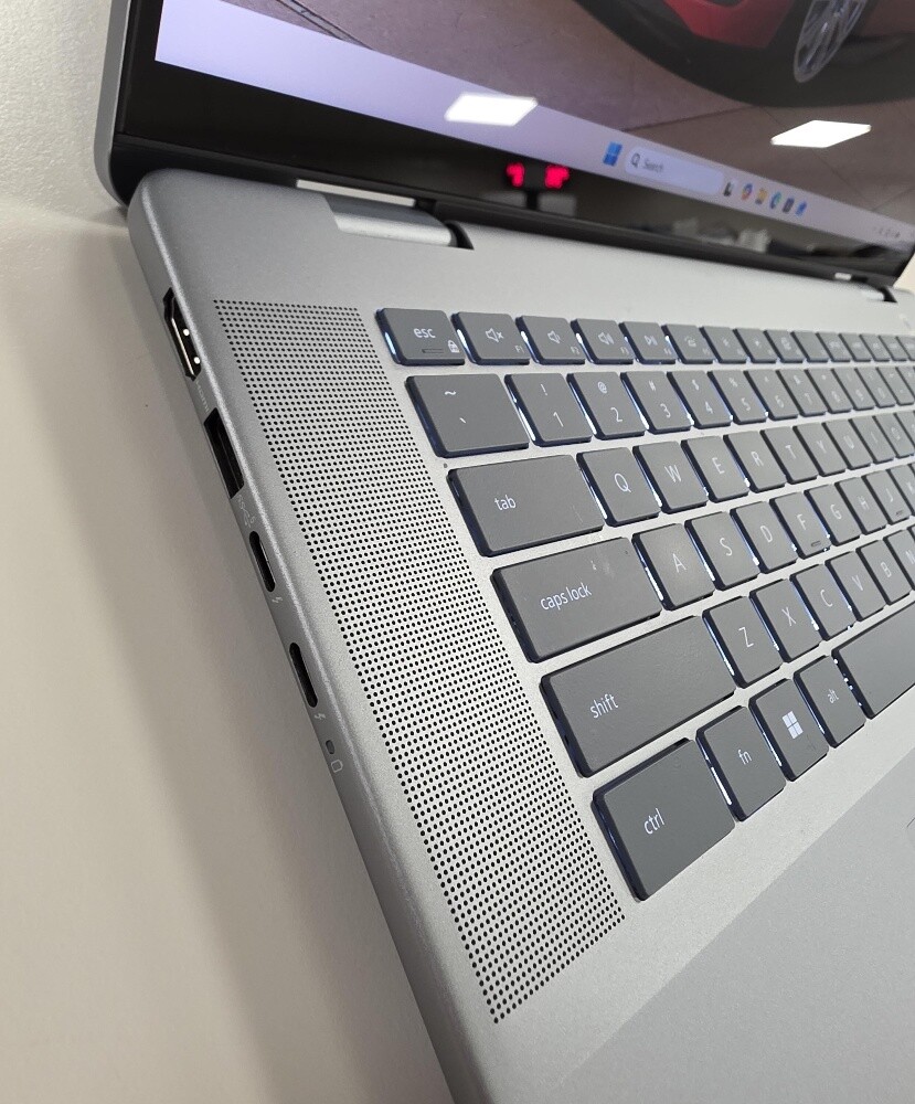 DeLL x360 Ultra 7 16GB 1TB 16"WUXGA - 24