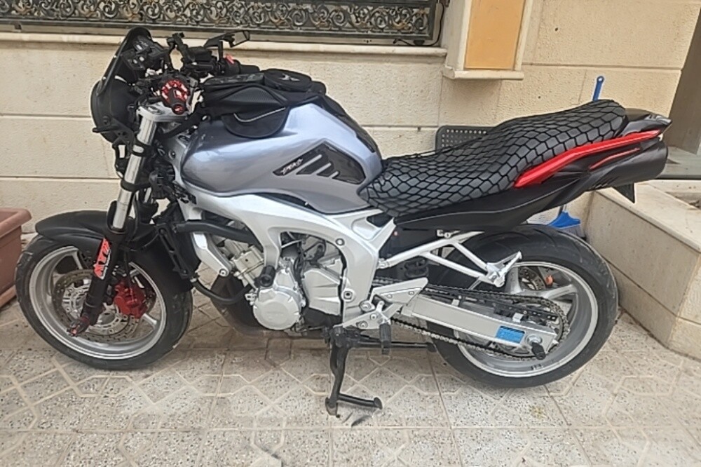 YAMAHA FZ6 - 3